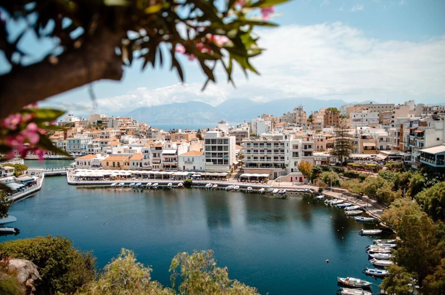 Floral City Apartments Agios Nikolaos Esterno foto